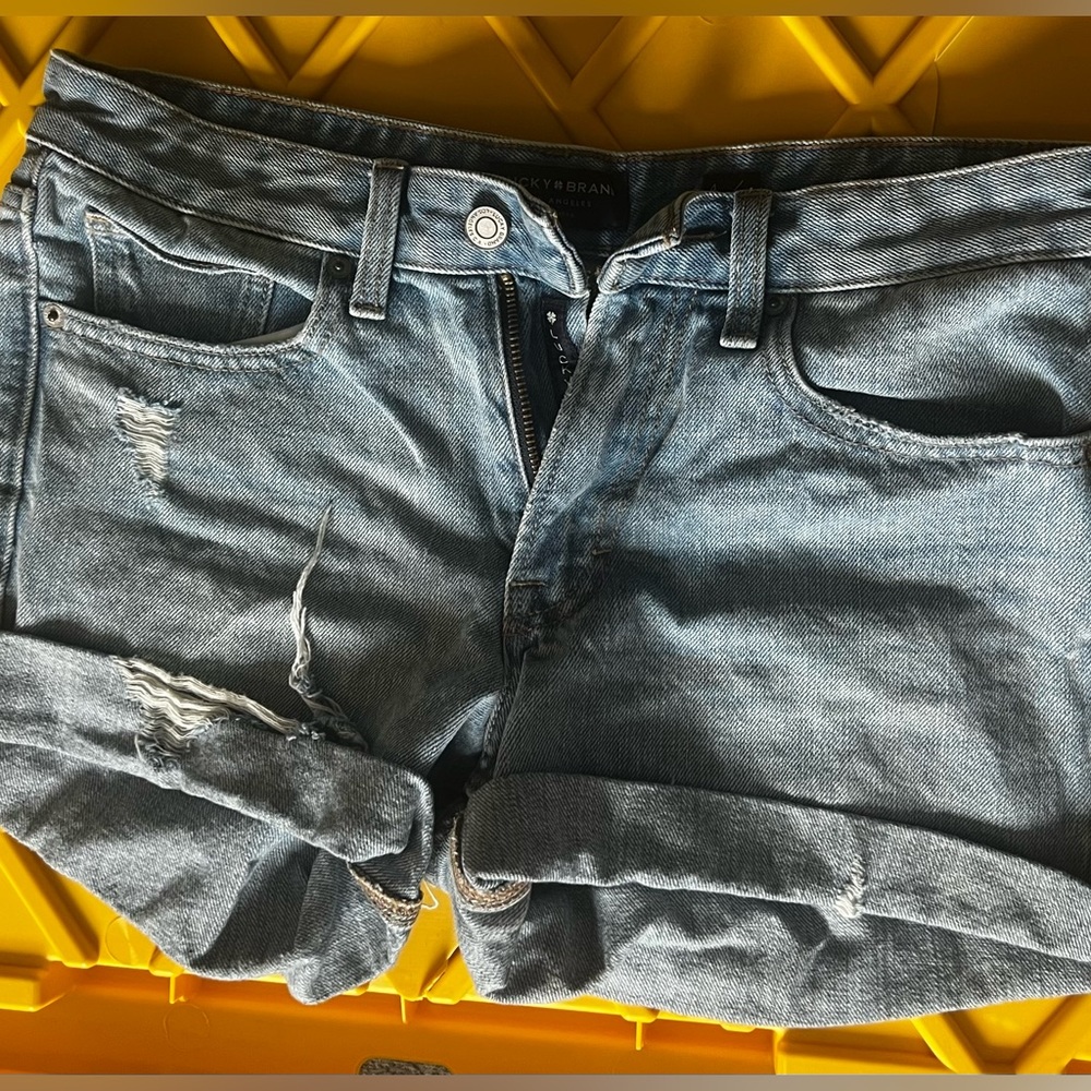 Lucky Brand light wash jean shorts